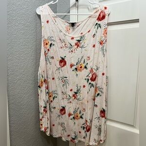 Torrid floral flowy tank top